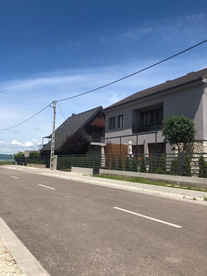 Hullam Apartman Балатонлелле Экстерьер фото